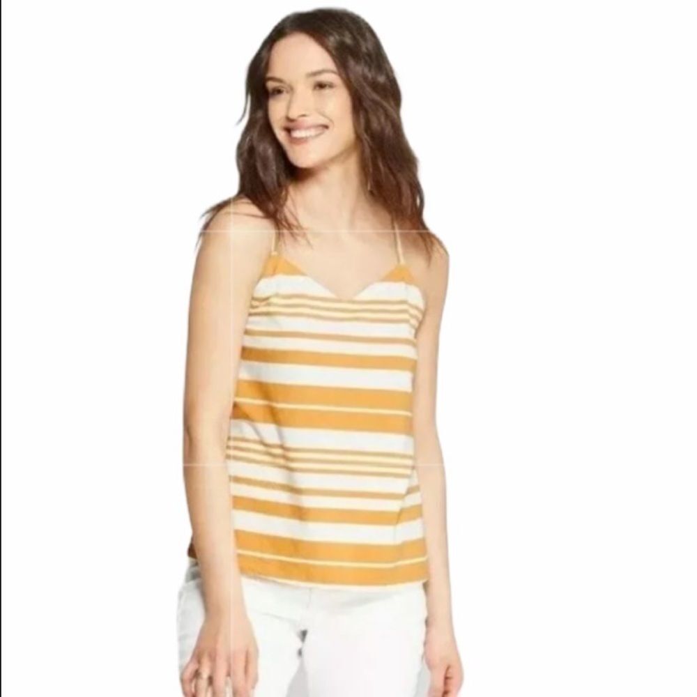 - NWT Women’s Universal Threads Camisole XS